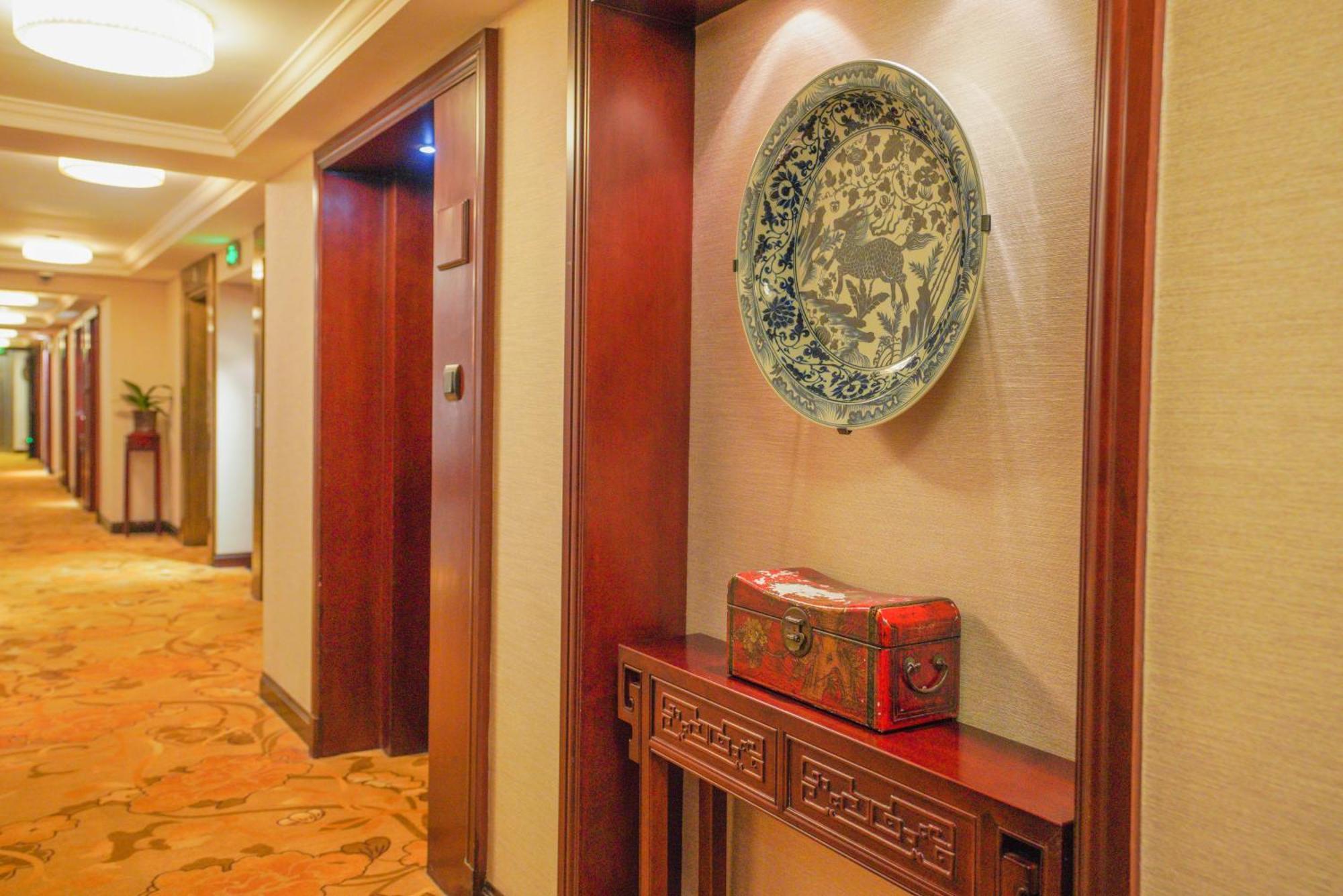 Broadway Mansions Hotel - On The Bund Shanghai Eksteriør billede